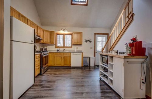 Madison Ski Chalet | Pet Friendly Madison Chalet Close to Hiking