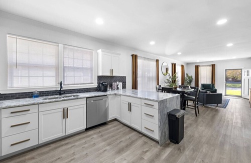 Crosstown House | Pet-Friendly Memphis Retreat Near Crosstown, Downtown & Zoo