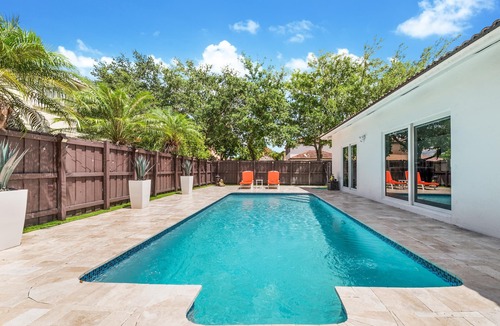 Country Walk House | Pet-Friendly Miami Oasis with Pool & BBQ