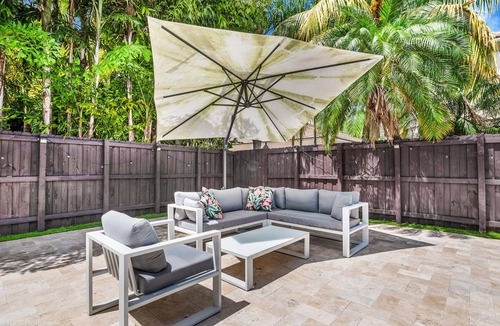 Country Walk House | Pet-Friendly Miami Oasis with Pool & BBQ