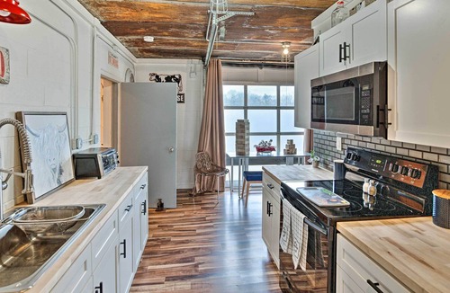 Franklin Cottage | Pet Friendly 'Milk Barn Cottage' on 15 Acres!