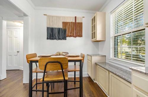 Mobile House | Pet-Friendly Mobile Condo ~ 4 Mi to Downtown!