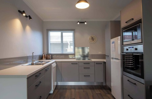 Brixton Apartment | Pet Friendly Modern Apartment in Brixton