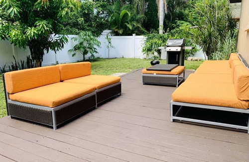 Ridge Wood Heights House | Pet friendly modern home, 2.7miles to Siesta Key!