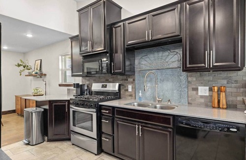 North Park House | Pet-Friendly Modern Stay by Downtown & Airport