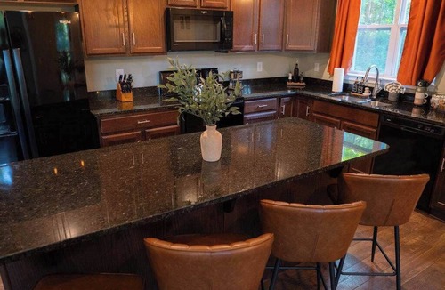 Rockbridge Cabin | Pet Friendly Modern Hocking Hills Cabin Hot Tub