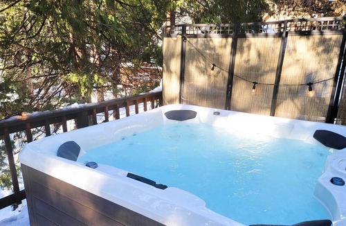 Twain Harte House | Pet-Friendly Modern Mountain Home w/ Deck, Hot Tub