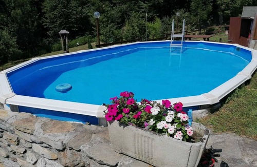 Mompantero Ski Chalet | Pet-Friendly 'Mountain Chalet' with Pool