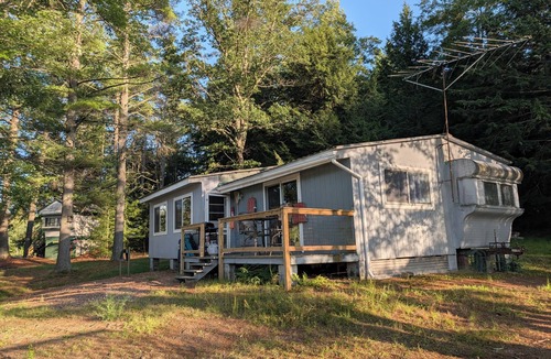 Fitzwilliam Cottage | Pet-friendly peaceful pond home near Keene, Rindge, & Mt Monadnock Max 3 people.