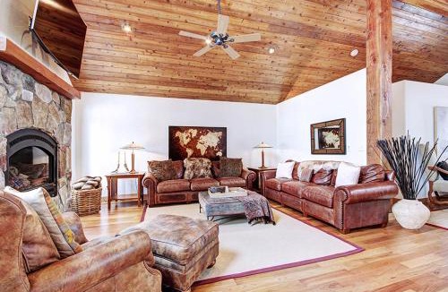 Fairways House | Pet Friendly, Pine Needle Lodge, a retreat with hot tub, views, and sleeps 10