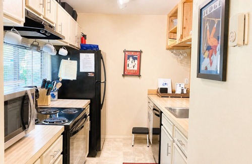 Hidden Valley Apartment | Pet-Friendly, Pool Access, Walk to Lake
