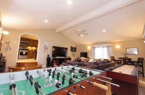 Town Bank House | Pet-Friendly - Pool - Shuffleboard - Foosball - XBox - The perfect Cape May retreat for your whole family!