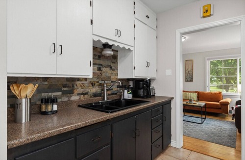 Central - Terry House | Pet Friendly, Private HOT TUB & Fenced Backyard