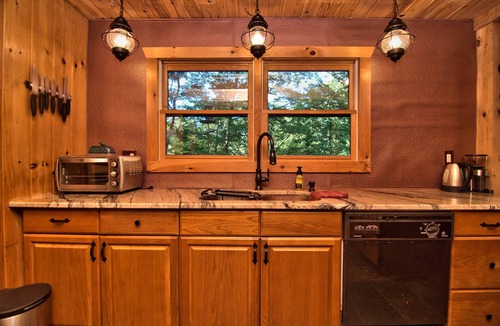 Swiftwater Cabin | Pet Friendly Private Log Cabin - Great Wolf, Kalahari, Camelback, Pocono Raceway