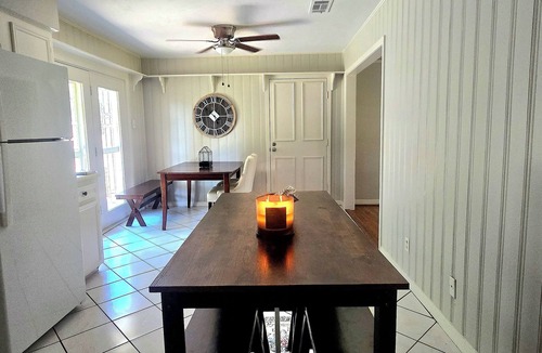 Westbury House | Pet Friendly Quiet Neighborhood 3BR/4Bed Minutes from NRG, Med-Ctr, DT