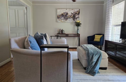 Westbury House | Pet Friendly Quiet Neighborhood 3BR/4Bed Minutes from NRG, Med-Ctr, DT