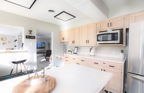 South Bend House | Pet Friendly Ranch w/Huge Fenced Yard, 5 min to ND, Perfect for Groups
