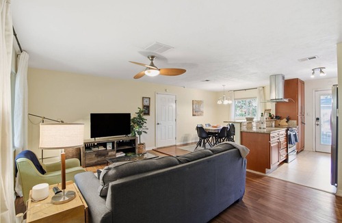Gainesville House | Pet-Friendly Retreat w/Fenced Yard Near UF