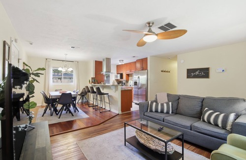 Gainesville House | Pet-Friendly Retreat w/Fenced Yard Near UF