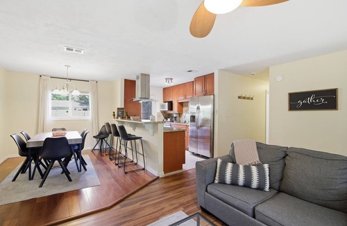 Gainesville House | Pet-Friendly Retreat w/Fenced Yard Near UF