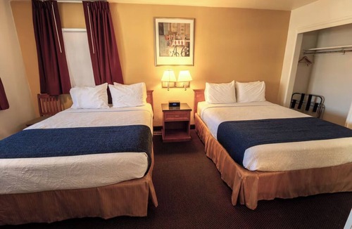 Pendleton Hotel | Pet-Friendly Room w Convenience & Comfort Near Eastern Oregon Airport – 4 Miles!
