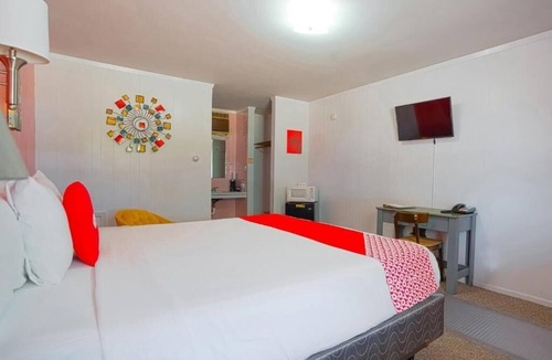 Lamberton Hotel | Pet-Friendly Room with Free Parking Close to Dairy Queen