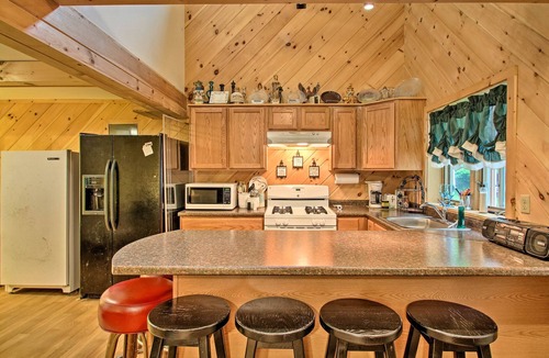 Rumney Cabin | Pet-Friendly Rumney Cabin on Stinson Lake!