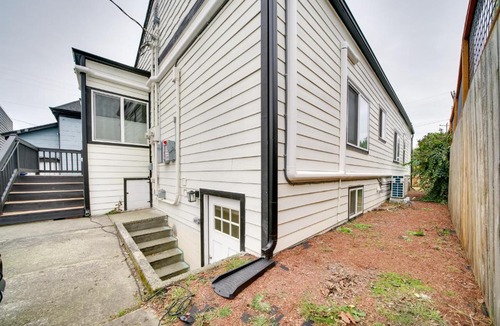 Georgetown Apartment | Pet-Friendly Seattle Apt Near Dtwn & Lumen Field