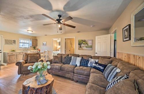 Broken Bow House | Pet-Friendly 'Shady Oaks' Broken Bow Gem w/Patio!