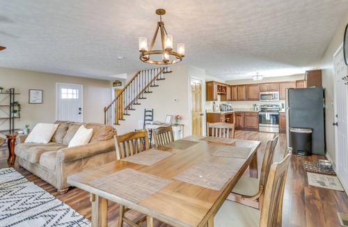 Shenandoah Cabin | Pet-Friendly Shenandoah Cabin w/Fire Pit & Grill!