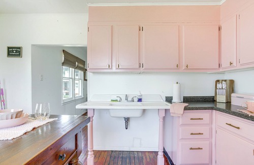 Ewell Cottage | Pet-Friendly Smith Island Cottage w/Golf Cart!