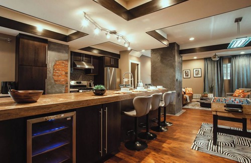 South Side Slopes Apartment | Pet-Friendly Southside Getaway - Sleeps 12