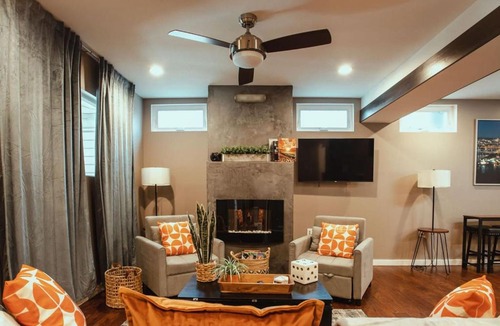 South Side Slopes Apartment | Pet-Friendly Southside Getaway - Sleeps 12