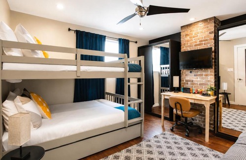 South Side Slopes Apartment | Pet-Friendly Southside Getaway - Sleeps 12