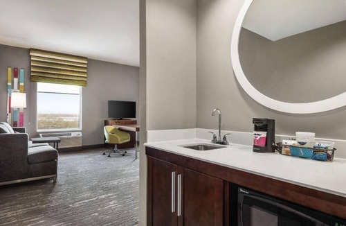Brooklyn Park Hotel | Pet-Friendly Space for Travelers Seeking Comfort Near Recreation and Fun!