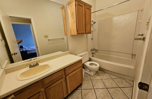Wells Branch House | PET FRIENDLY Spacious 2 Bedroom House in N. Austin w/large yard near the Domain