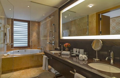 Maras Hotel | Pet-Friendly Spacious Room Near Machu Picchu | Free Parking | Onsite Pools