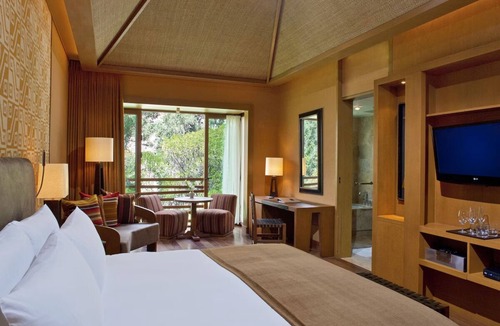 Maras Hotel | Pet-Friendly Spacious Room Near Machu Picchu | Free Parking | Onsite Pools