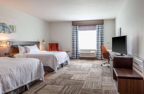 North Little Rock Hotel | Pet-Friendly Stay: Indoor Pool, Minutes from the Big Dam Bridge & Old Mill Park.