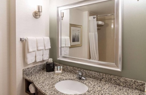 North Little Rock Hotel | Pet-Friendly Stay: Indoor Pool, Minutes from the Big Dam Bridge & Old Mill Park.