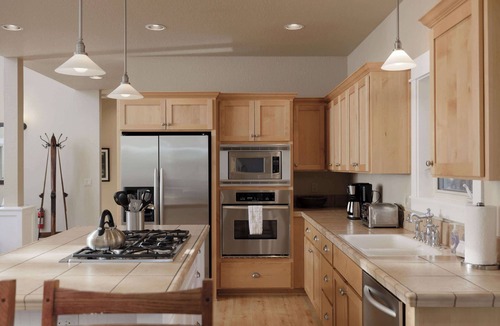 RiverWild House | Pet-Friendly | Stately Stay for 8 | 4BDR