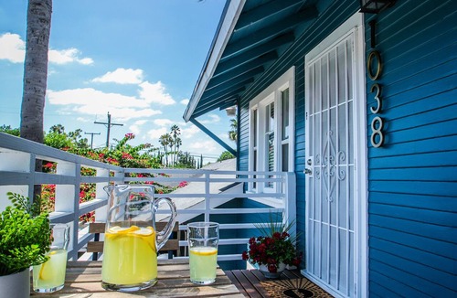 Willmore Apartment | Pet-Friendly Stay, Mins to Beach, Conv Ctr + Prkg