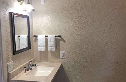 Harrisonville Hotel | Pet-Friendly Stay at Knights Inn Harrisonville! A close to Nature experience!