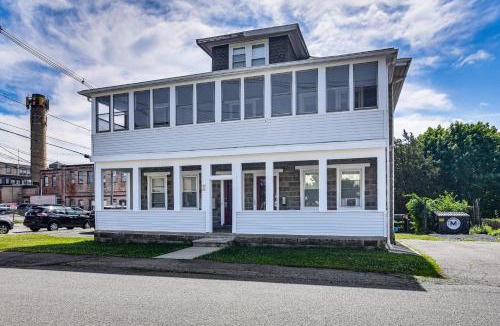 Stoughton Apartment | Pet-Friendly Stoughton Apartment w/Outdoor Space