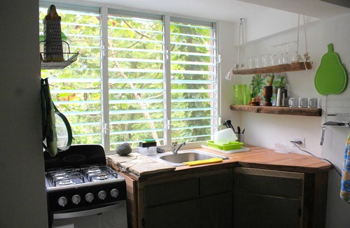 Los Cacaos House | Pet Friendly Studio Next to the River, Mountain View, Wifi, Equipped Kitchen