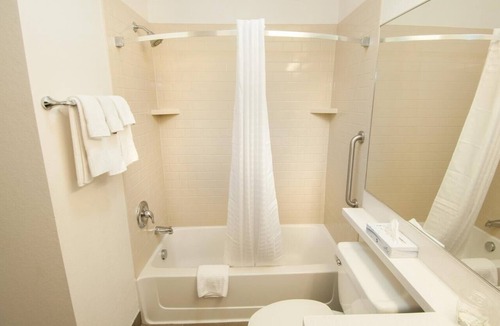 Anaheim Resort Hotel | Pet-Friendly Studio w/Full Kitchen | Close to Disneyland,