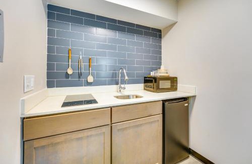 Port Huron Apartment | Pet-Friendly Studio Near Lighthouse Beach!