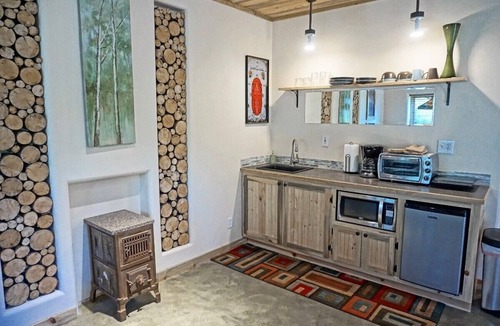 Grand Lake Condo | Pet Friendly Studio Condo Near Shadow Mountain Lake