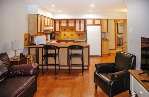 Panorama Apartment | Pet-Friendly Suite on Greywolf Drive