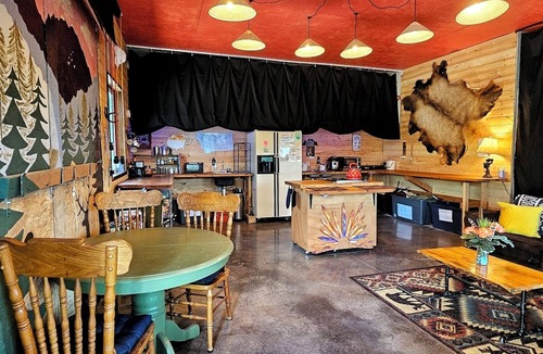 Missoula Cabin | Pet-friendly The Blind Cabin at The Hohnstead Glamping near Missoula, Montana